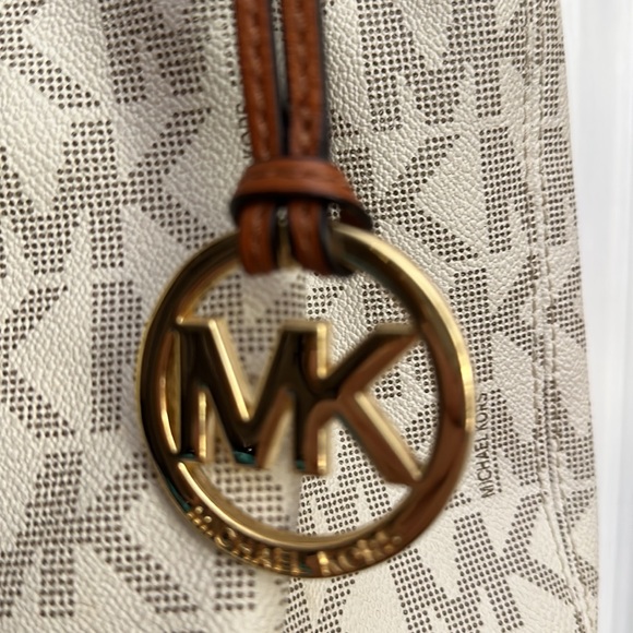 Michael Kors, large Jetset gathered vanilla tote - Picture 4 of 8